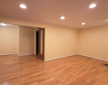 6638 Greenleigh Lane - Photo Thumbnail 18