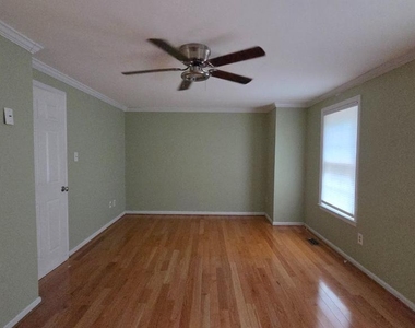 6638 Greenleigh Lane - Photo Thumbnail 9