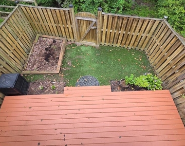 6638 Greenleigh Lane - Photo Thumbnail 25