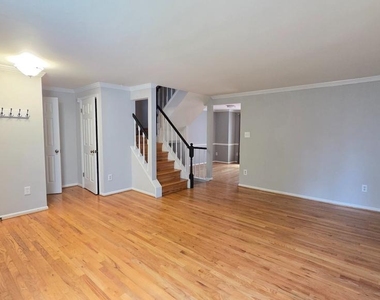 6638 Greenleigh Lane - Photo Thumbnail 2