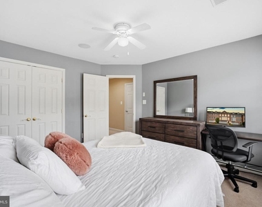 3342 Wilton Crest Court - Photo Thumbnail 9