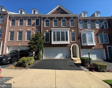 3342 Wilton Crest Court - Photo Thumbnail 3