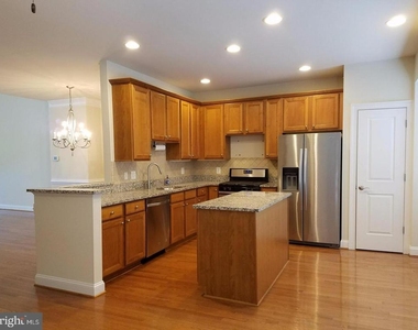5985 Meadow Brook Drive - Photo Thumbnail 15