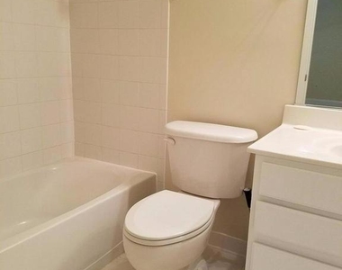 5985 Meadow Brook Drive - Photo Thumbnail 9