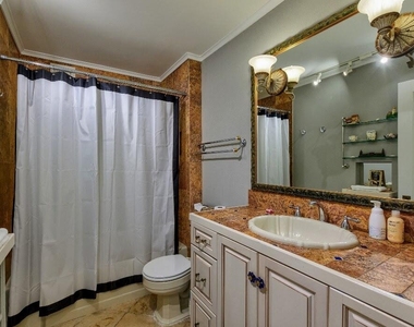 822 Allegan Street - Photo Thumbnail 2