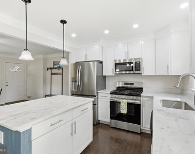 4907 Shirley Street - Photo Thumbnail 10