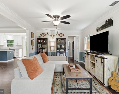 4907 Shirley Street - Photo Thumbnail 7
