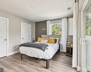 112 Bowers Street - Photo Thumbnail 26