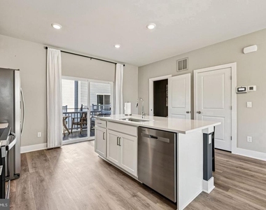 112 Bowers Street - Photo Thumbnail 30