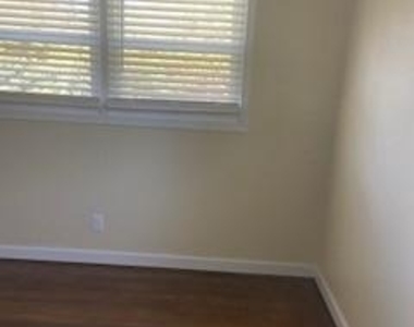 4406 Ringwood Road - Photo Thumbnail 9