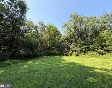 359 Snyder Lane - Photo Thumbnail 8