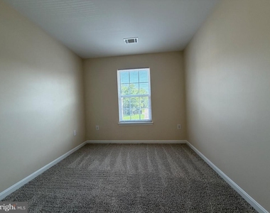 359 Snyder Lane - Photo Thumbnail 16