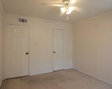 3304 Wyndham Circle - Photo Thumbnail 15