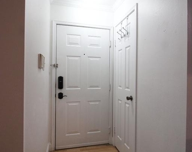 3304 Wyndham Circle - Photo Thumbnail 23
