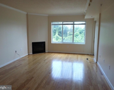 3101 Hampton Drive N - Photo Thumbnail 9