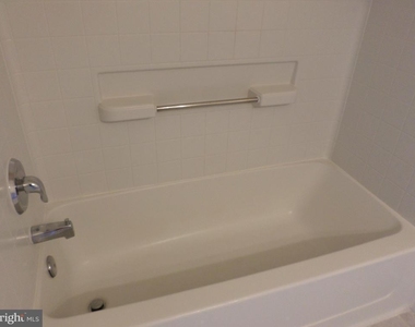3101 Hampton Drive N - Photo Thumbnail 12