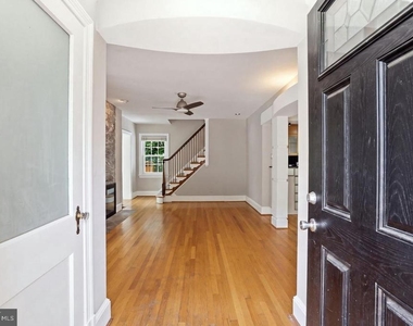 1706 N Glebe Road - Photo Thumbnail 2