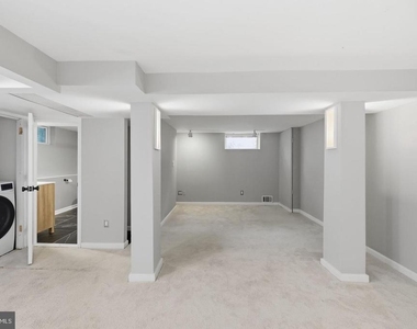 1706 N Glebe Road - Photo Thumbnail 40
