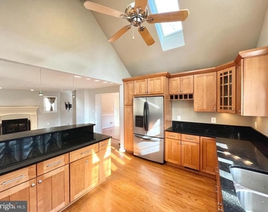 1010 N Kentucky Street - Photo Thumbnail 6