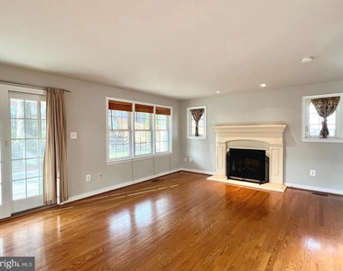 1010 N Kentucky Street - Photo Thumbnail 10