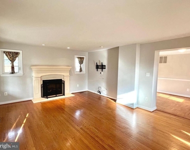 1010 N Kentucky Street - Photo Thumbnail 11