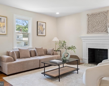 2108 S Dinwiddie Street S - Photo Thumbnail 2