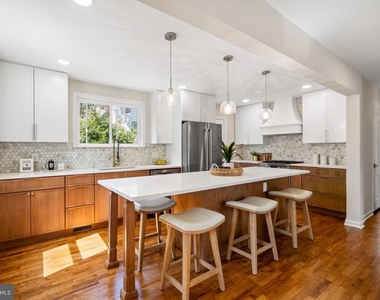 2108 S Dinwiddie Street S - Photo Thumbnail 5
