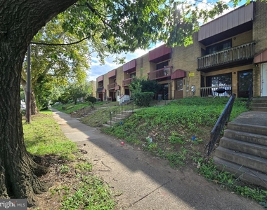 7528 E Roosevelt Boulevard S - Photo Thumbnail 4