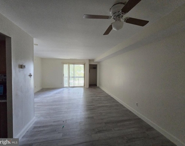 7528 E Roosevelt Boulevard S - Photo Thumbnail 8
