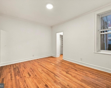 334 Lombard Street - Photo Thumbnail 7