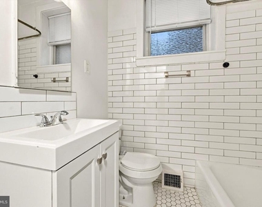 334 Lombard Street - Photo Thumbnail 10