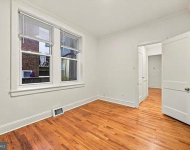 334 Lombard Street - Photo Thumbnail 11