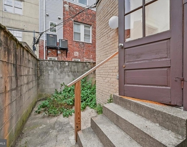 334 Lombard Street - Photo Thumbnail 13