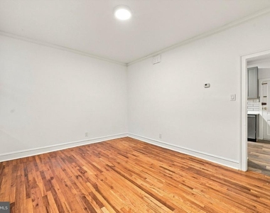 334 Lombard Street - Photo Thumbnail 8