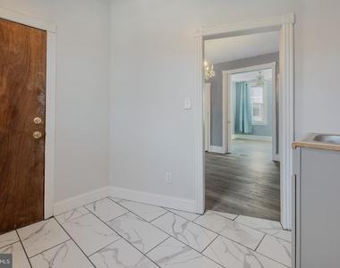 2661 N Douglas Street - Photo Thumbnail 8