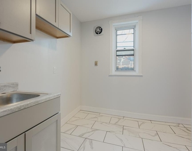 2661 N Douglas Street - Photo Thumbnail 6