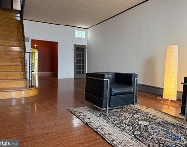 1228 Snyder Avenue - Photo Thumbnail 2