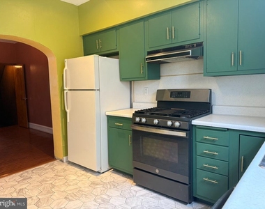 1228 Snyder Avenue - Photo Thumbnail 6