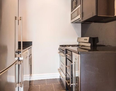 Copy of 560 Hudson Street, Unit 5 - Photo Thumbnail 4