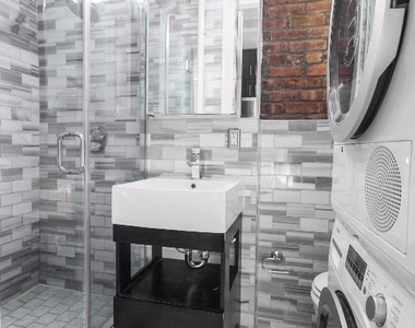Copy of 560 Hudson Street, Unit 5 - Photo Thumbnail 7