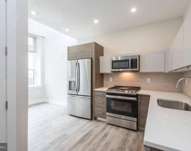 802 Sansom Street - Photo Thumbnail 1
