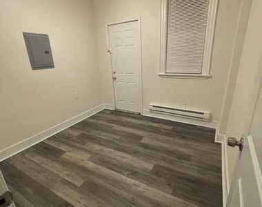 5427 Walnut Street - Photo Thumbnail 6
