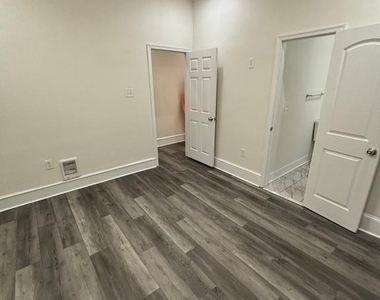 5427 Walnut Street - Photo Thumbnail 4