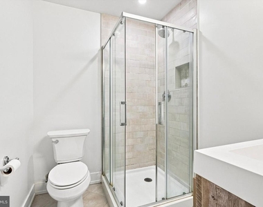 1001 Pine Street - Photo Thumbnail 3
