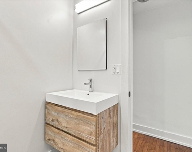1001 Pine Street - Photo Thumbnail 4