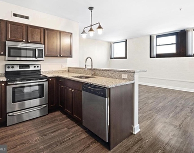 523 N Broad Street - Photo Thumbnail 2