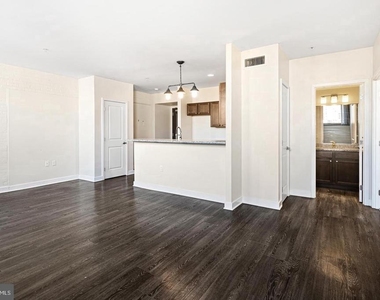 523 N Broad Street - Photo Thumbnail 1
