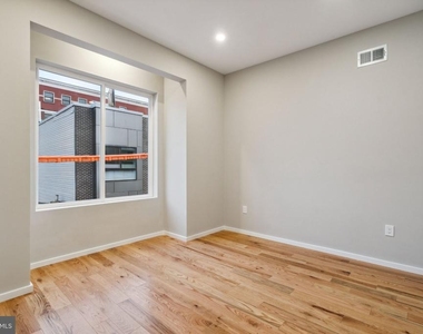 1713 W Seybert Street - Photo Thumbnail 13