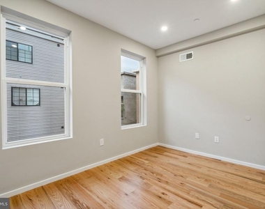1713 W Seybert Street - Photo Thumbnail 9
