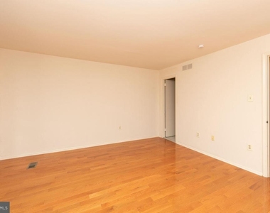 215 N 23rd Street - Photo Thumbnail 14